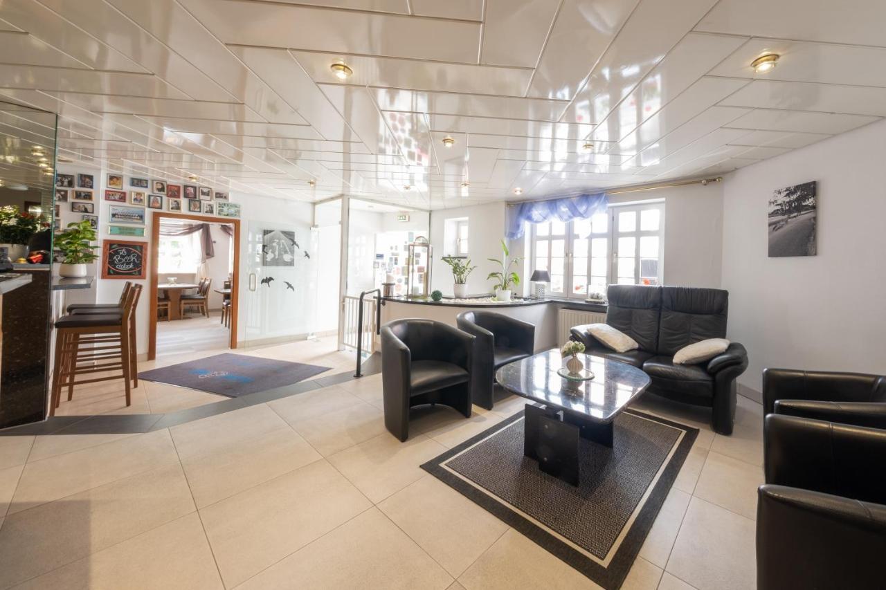 Hotel Baer Sinsheim Bagian luar foto